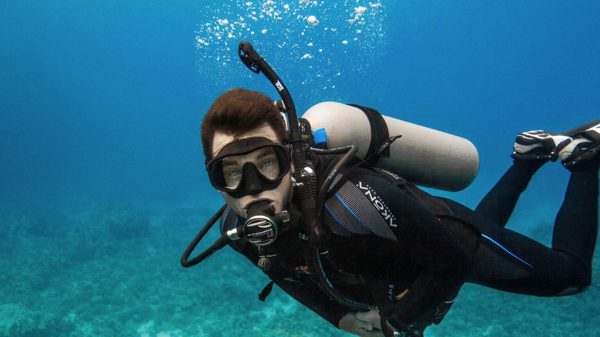 Compact Aquatic Diver Tanks : mini scuba diving tank